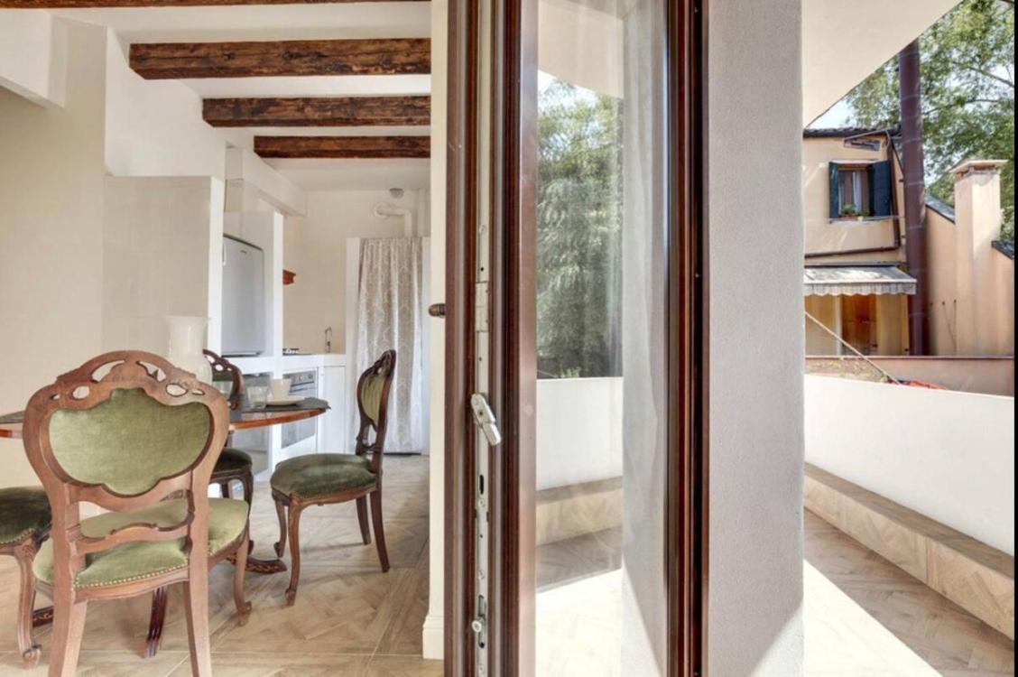 Appartement Traditional With Terrace